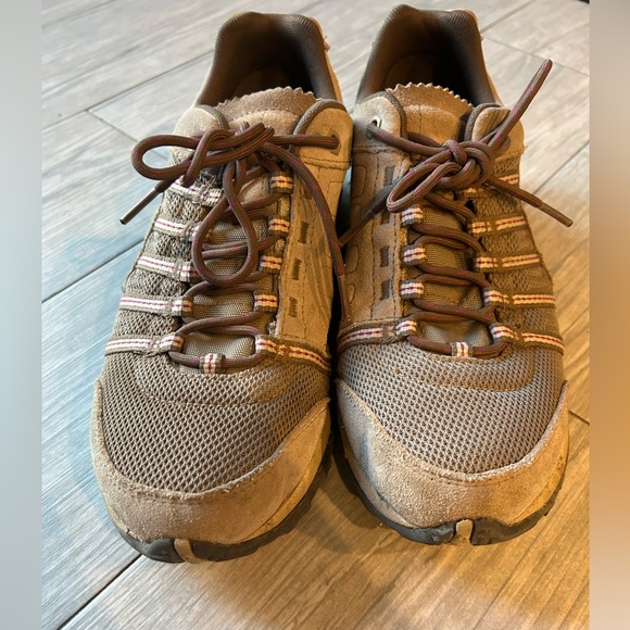 Tan waterproof Columbia Techlite hiking shoes, size 8.5 - Picture 6 of 8